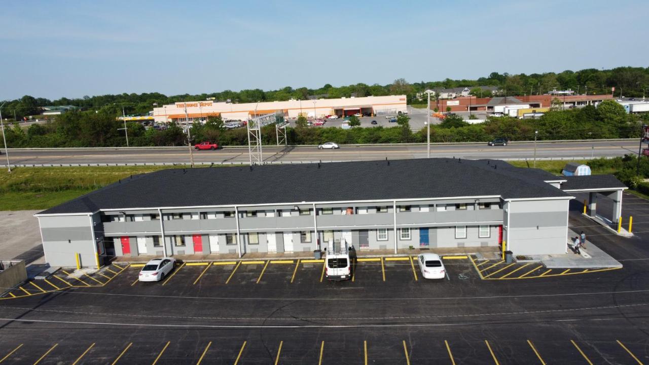 Days Inn By Wyndham Indianapolis East Post Road Екстер'єр фото