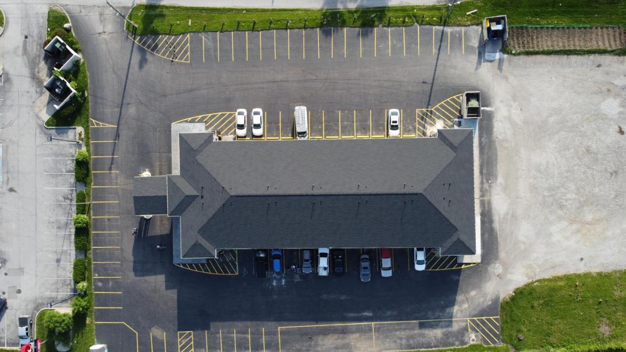 Days Inn By Wyndham Indianapolis East Post Road Екстер'єр фото