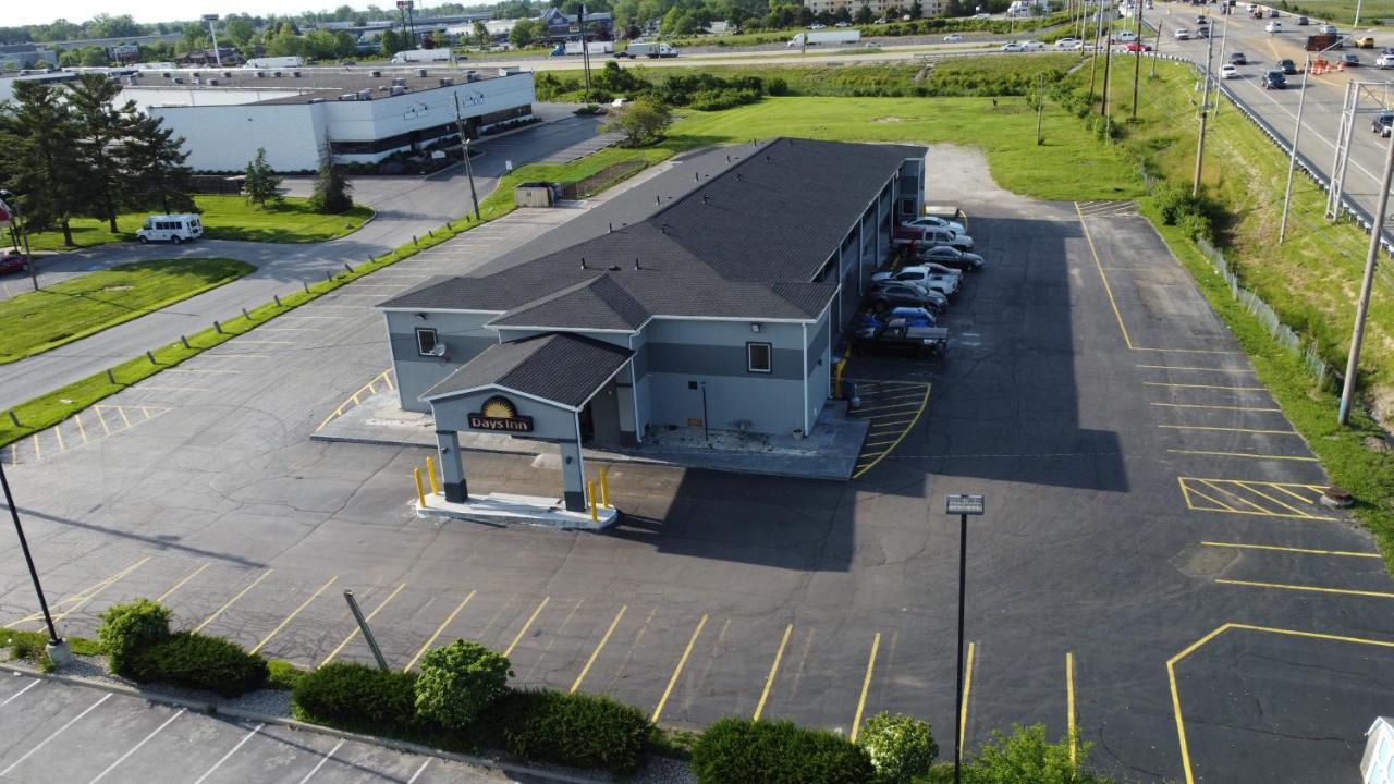 Days Inn By Wyndham Indianapolis East Post Road Екстер'єр фото
