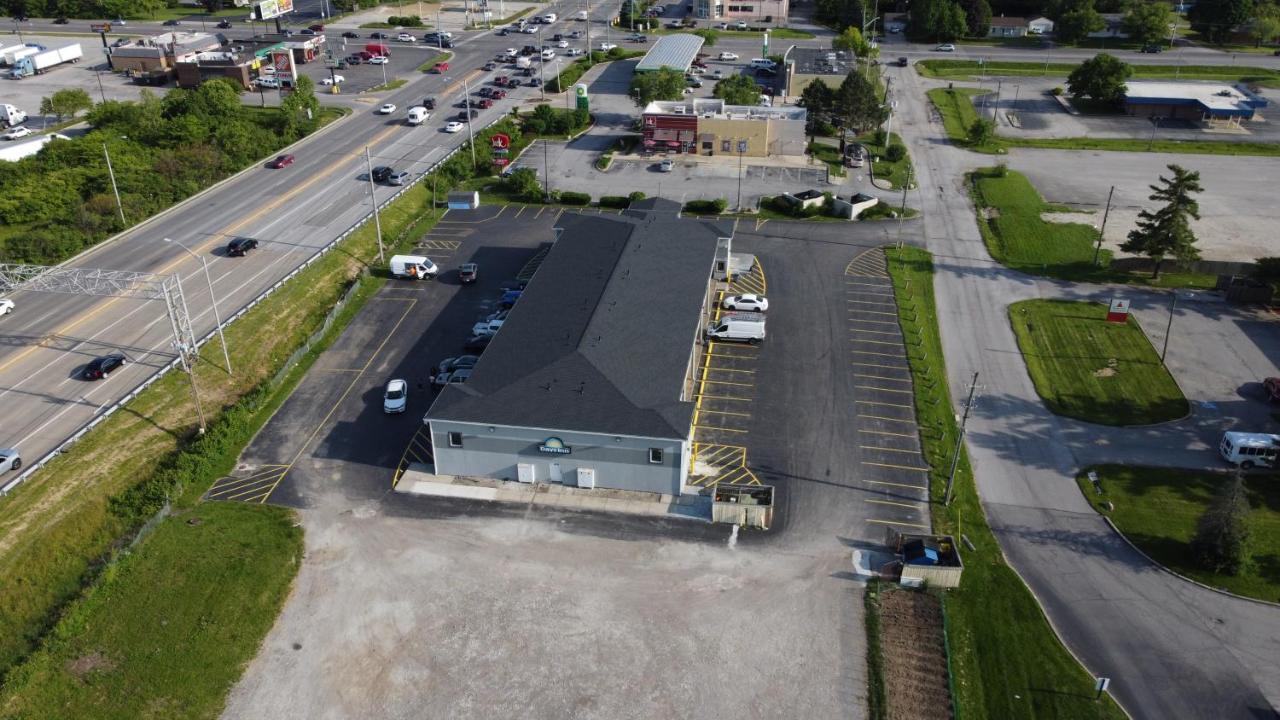 Days Inn By Wyndham Indianapolis East Post Road Екстер'єр фото