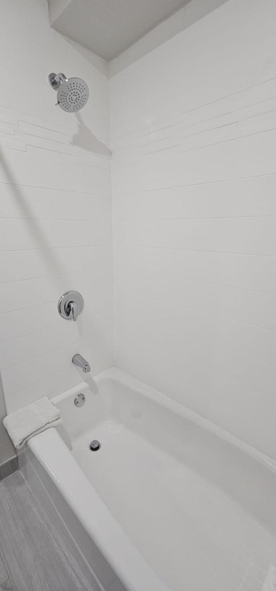 Days Inn By Wyndham Indianapolis East Post Road Екстер'єр фото